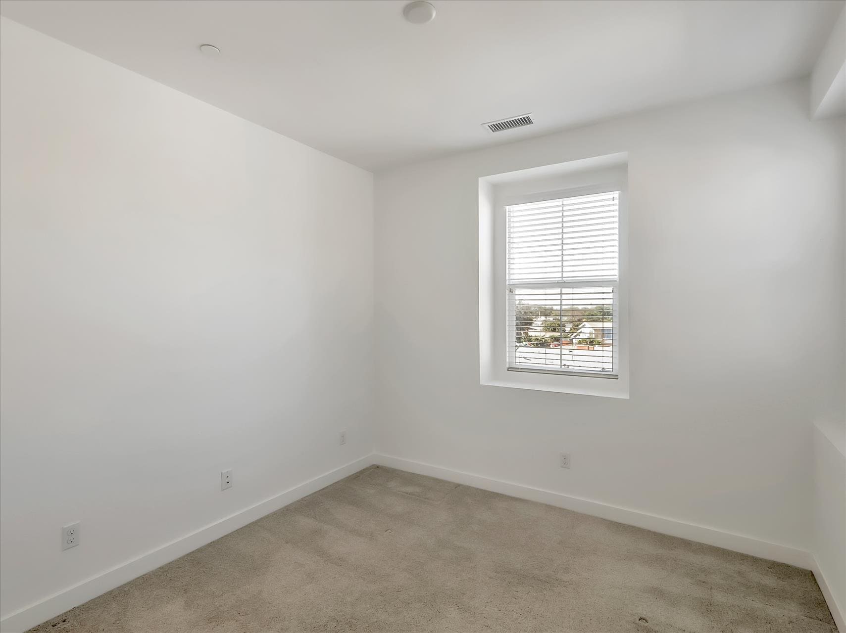 Building Photo - 1452 N Harbor Blvd