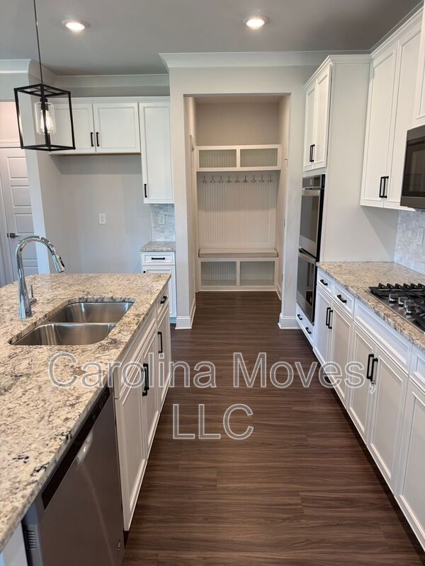 Building Photo - 2103 Greasby Ct