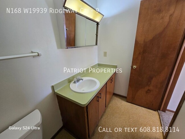 Building Photo - 1 Bedroom/ 1 Bathroom in Jackson, WI