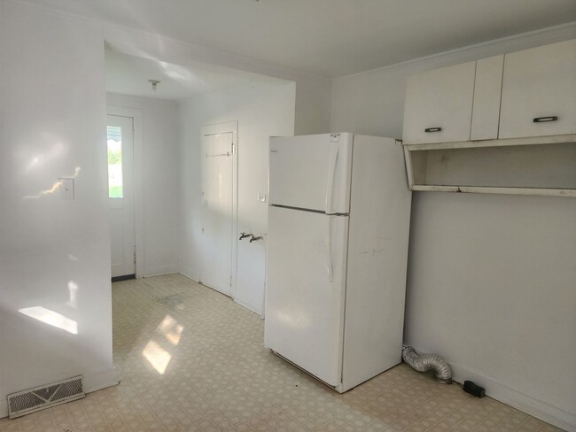 Building Photo - 2 Bed 1 Bath House Siloam Community