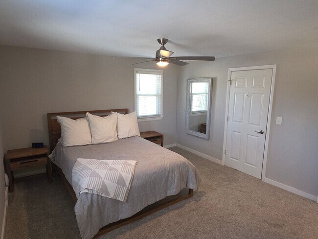 Building Photo - Updated 3-Bedroom Single- Family Home in Fox Point