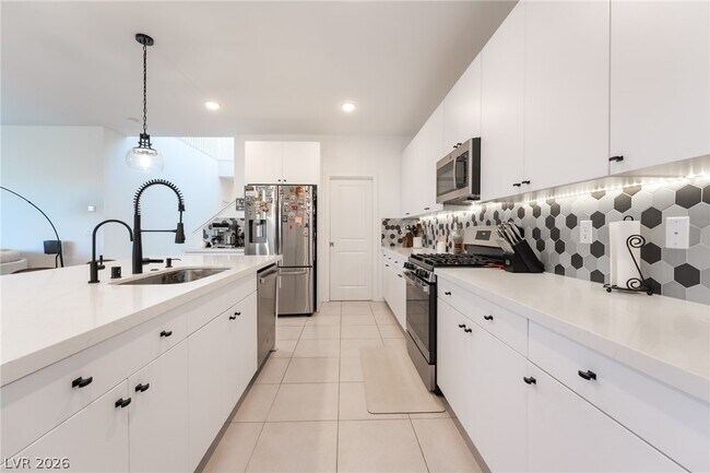 Building Photo - 720 Emerson Creek Ct