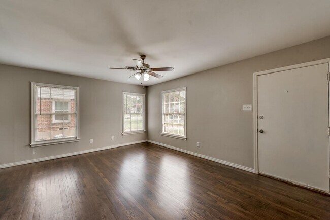 Building Photo - 11107 Stallcup Dr
