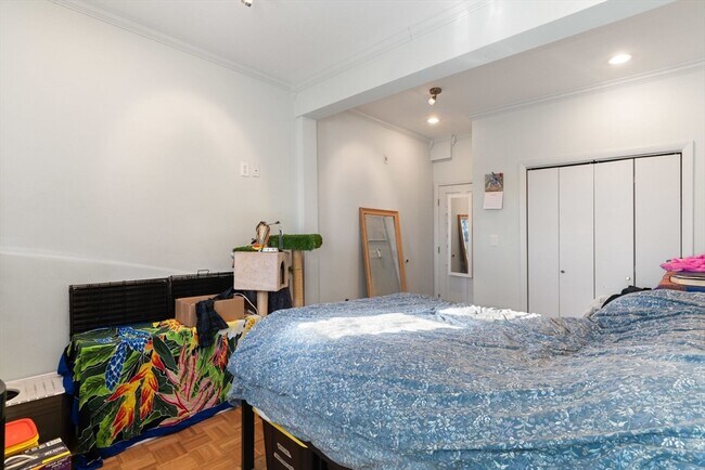 Building Photo - 99 W 4th St