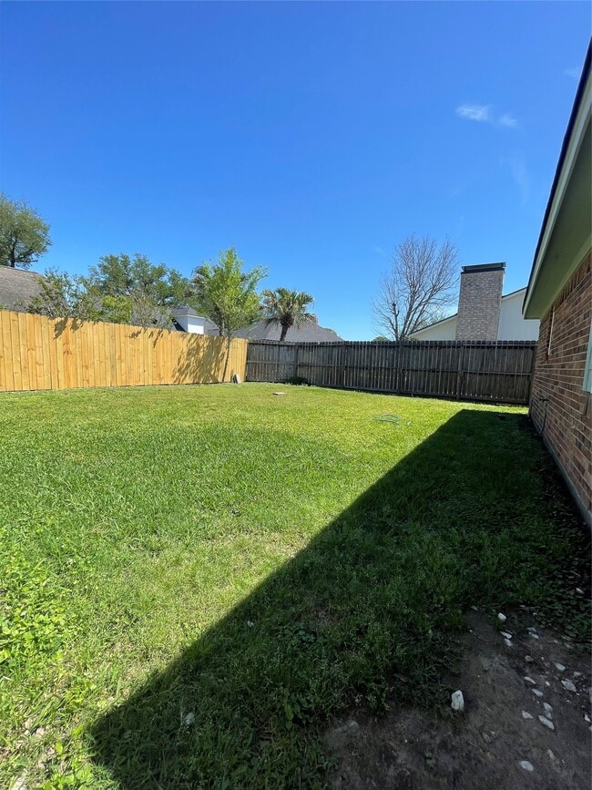 Building Photo - 6207 Denmark Dr