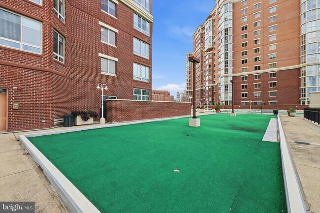 Building Photo - 2121 Jamieson Ave