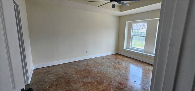 Building Photo - 7952 Hull Ave