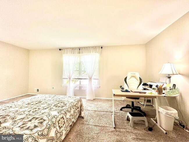 Building Photo - 41 Brookview Cir