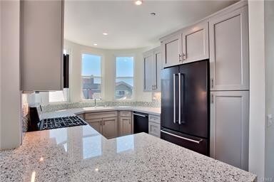 Building Photo - 309 34th St