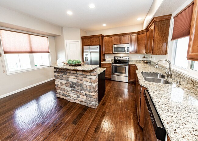 Building Photo - Westside home in Desirable Gold Hill Mesa ...