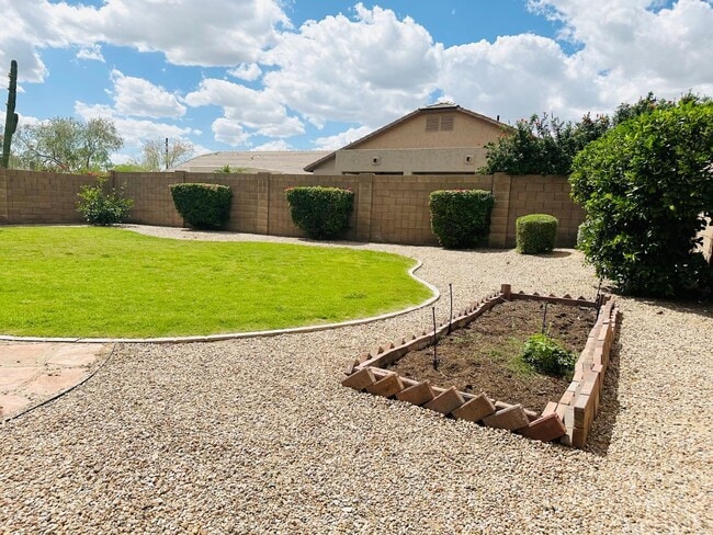 Building Photo - 21546 N 72nd Way