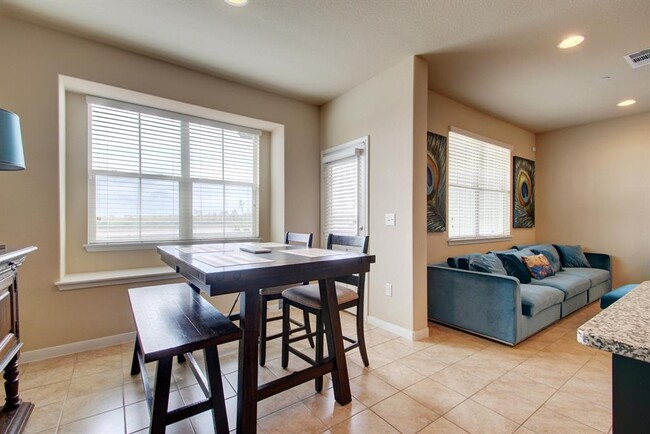 Building Photo - 2880 Donnell Dr