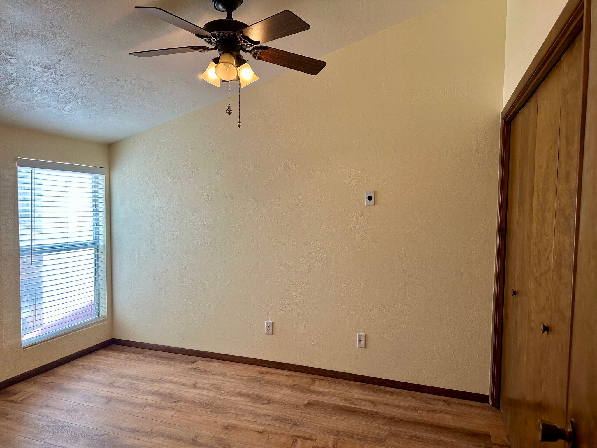 Building Photo - 6533 N 7th Ave