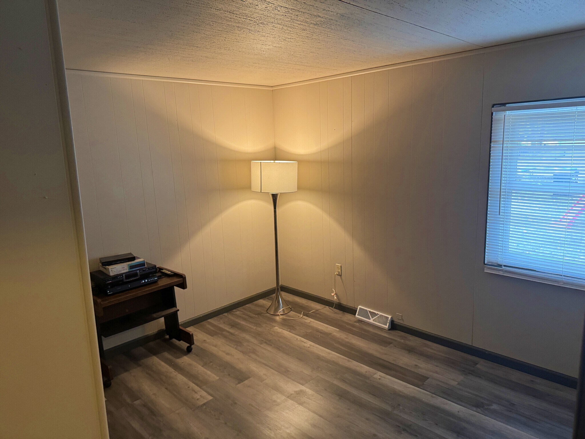 Building Photo - 1225 13th St SE