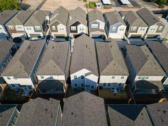 Building Photo - 1519 Beach Oak Dr