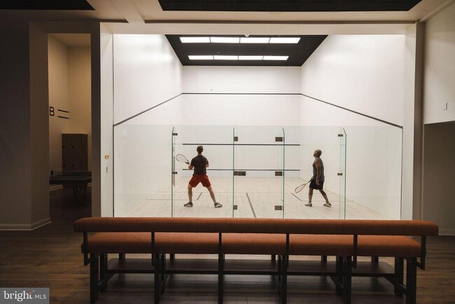 Building Photo - 200 S Broad St