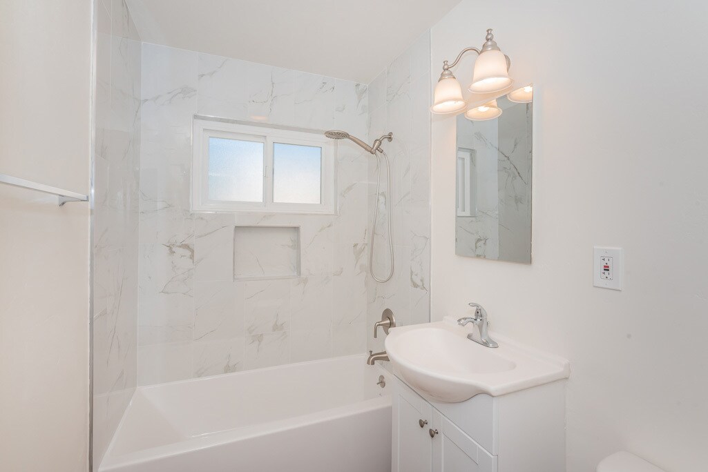 Building Photo - 4162 1/2 Alabama St