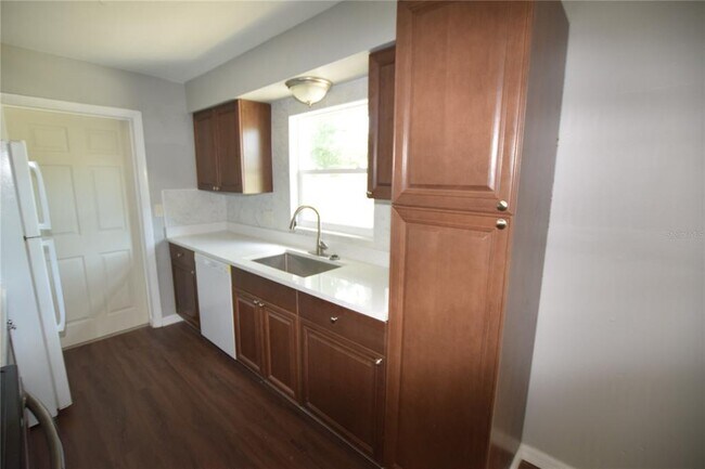 Building Photo - 4840 Grovemont Pl