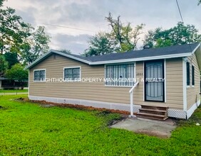 Building Photo - Beautiful Allendale Home With Large Fenced Yard