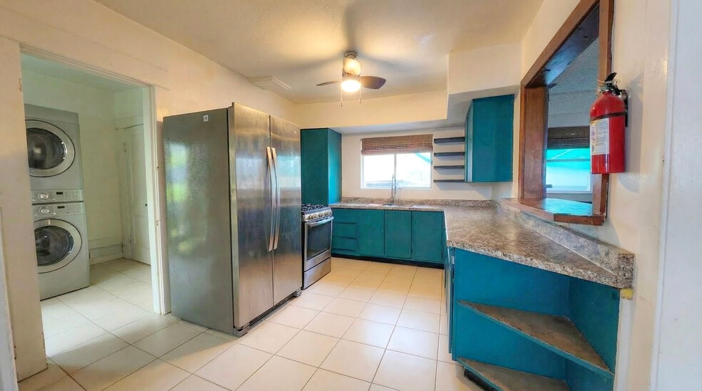 Kitchen - 1661 W 36th Pl