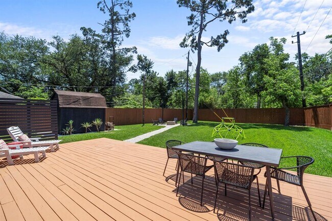 Building Photo - 8537 Panatella Dr