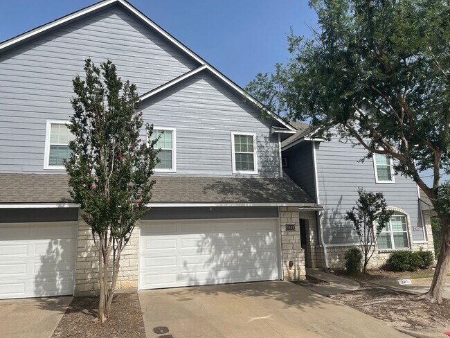 Building Photo - College Station - 4 Bedroom / 2.5 Bath / 2...