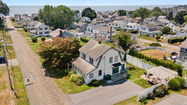 Building Photo - 33 Billow Rd