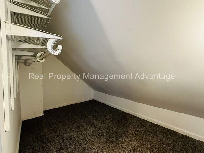 Building Photo - Charming 3 Bedroom Bungalow in Prime Ferndale Location!