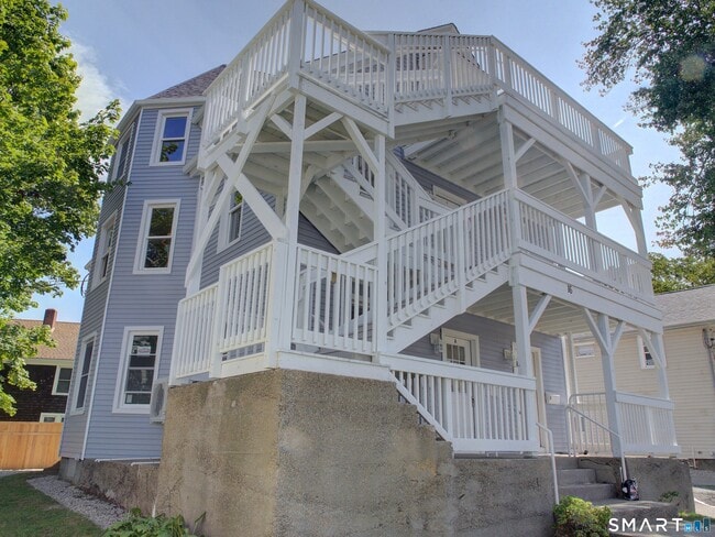 Building Photo - 16 Benham Rd