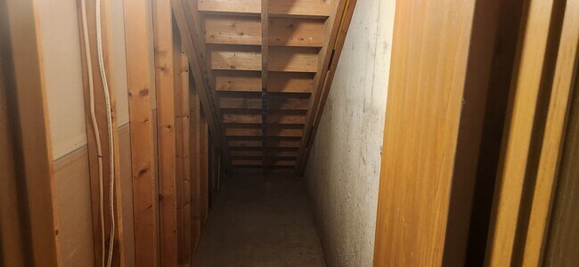 Building Photo - 403 Short St