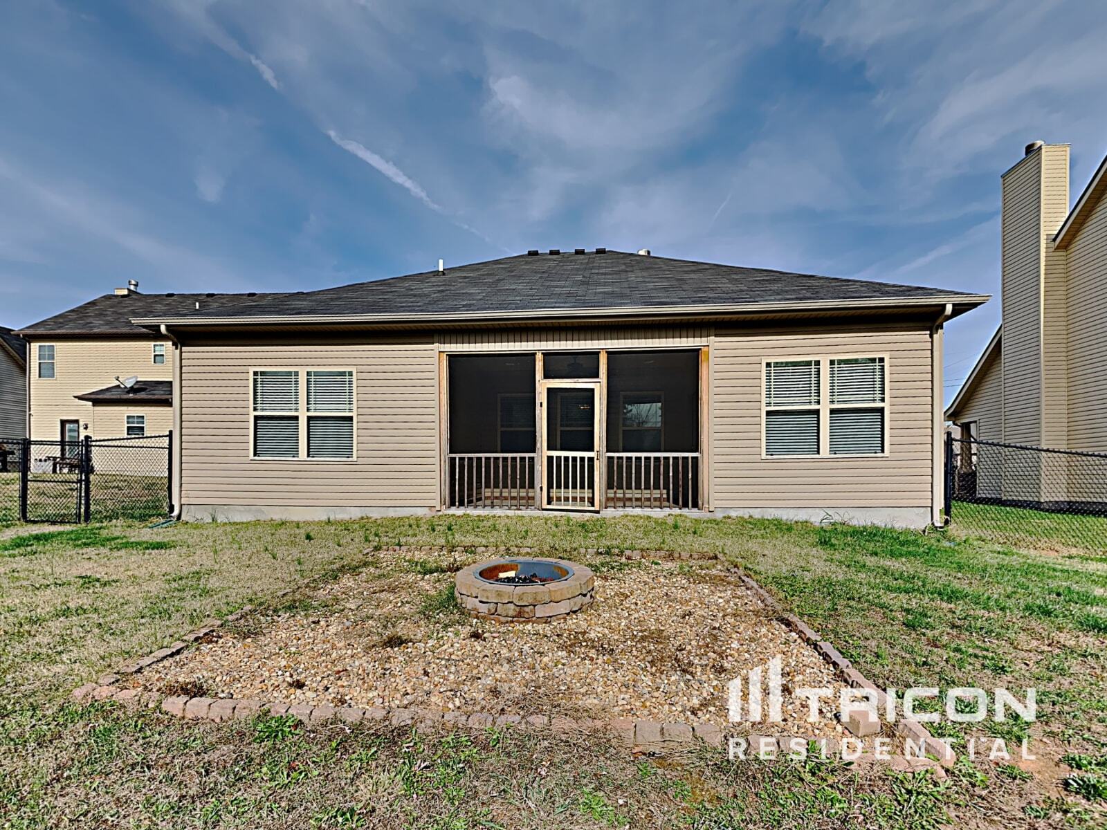Building Photo - 1008 Harper Dean Wy