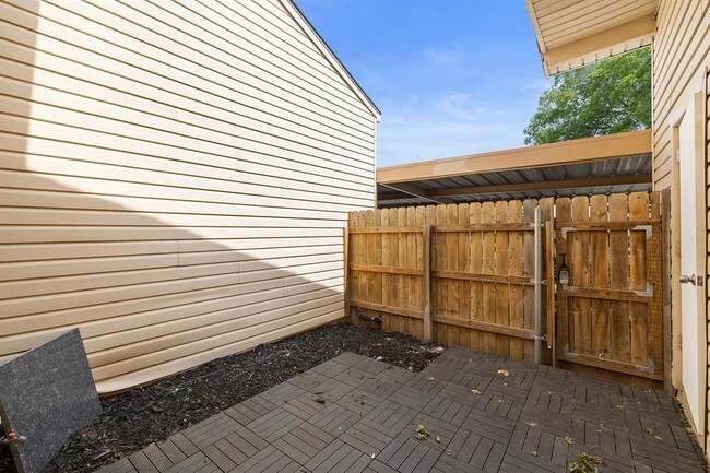 Building Photo - 8400 Jamestown Dr