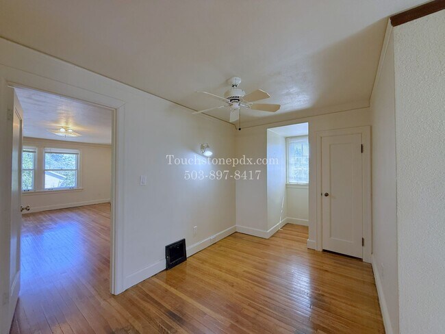 Building Photo - 1401 SE 130th Ave
