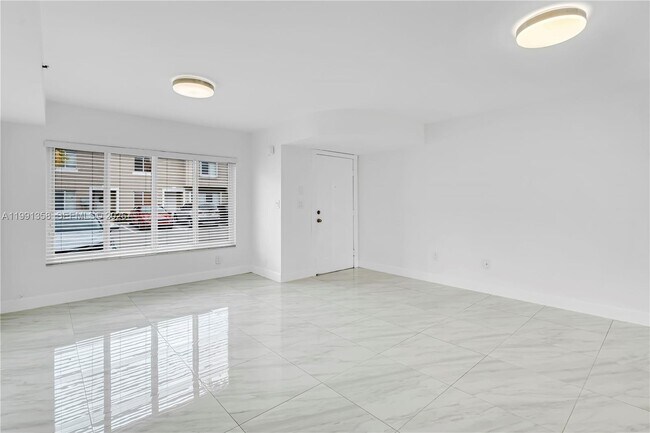 Building Photo - 164 Riviera Cir