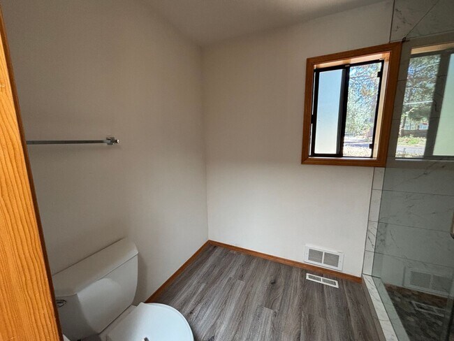 Building Photo - Stunning 3 Bed/ 2.5-Bath Home on the River...