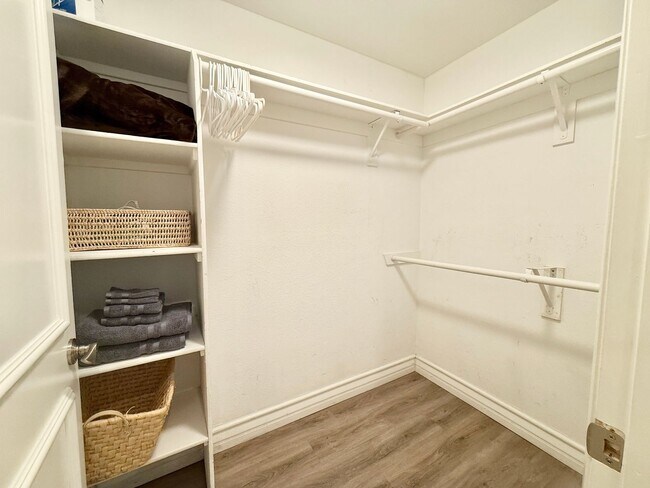 Building Photo - Meridian - Luxury STUDIO Condo w/ laminate Flooring. Pool View in Resort Style Community.