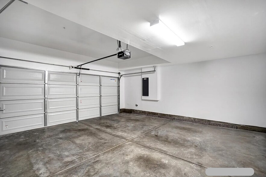 Building Photo - 801 Jetty Dr