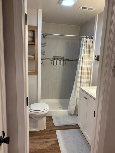 Building Photo - 18 Bayberry Ln