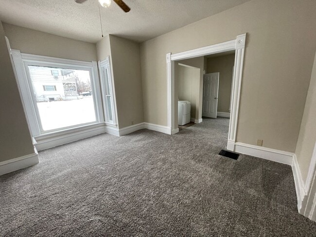 Building Photo - Beautiful 4 Bedroom 1 Bath House for Rent