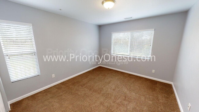 Building Photo - 3854 Alameda Way