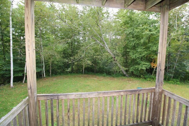 Building Photo - 28 Ivy Ln