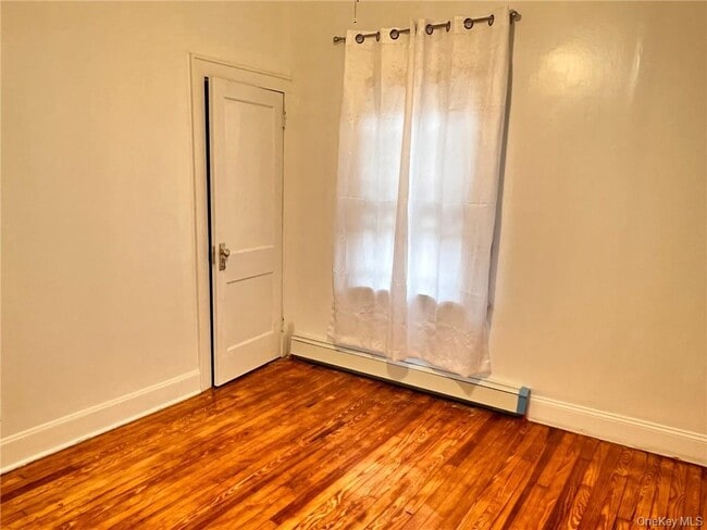 Building Photo - 65 Monhagen Ave