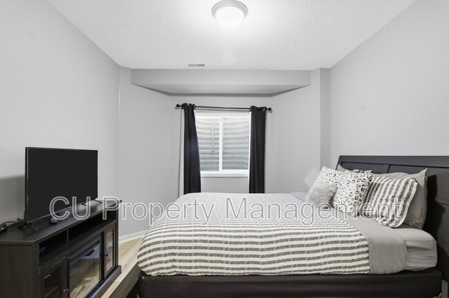 Building Photo - 2950 E Stone Creek Blvd