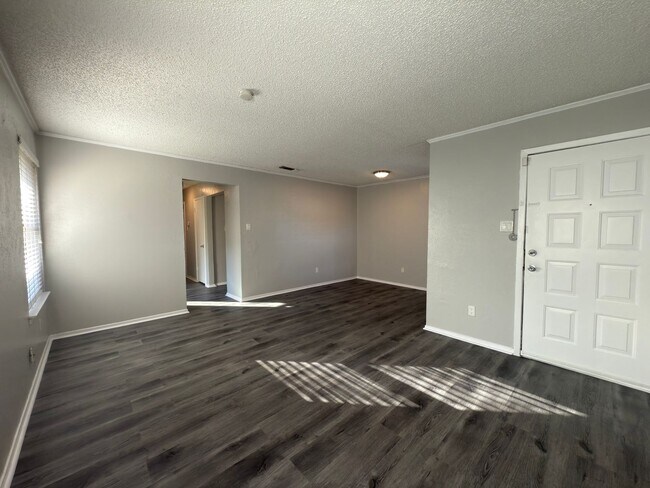 Building Photo - 8910-8910 Greenmound Ave