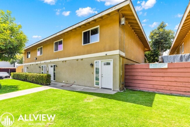 Building Photo - Beautifully Renovated 2-bedroom, 1.5-bath ...