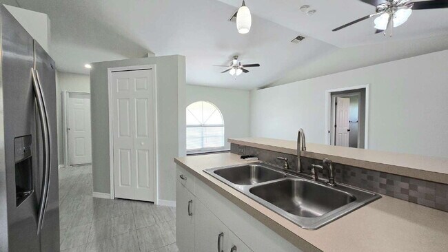Building Photo - 8013 Sandpiper Rd