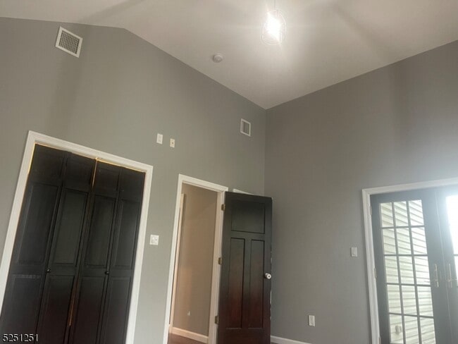 Building Photo - 929 Baldwin Ave