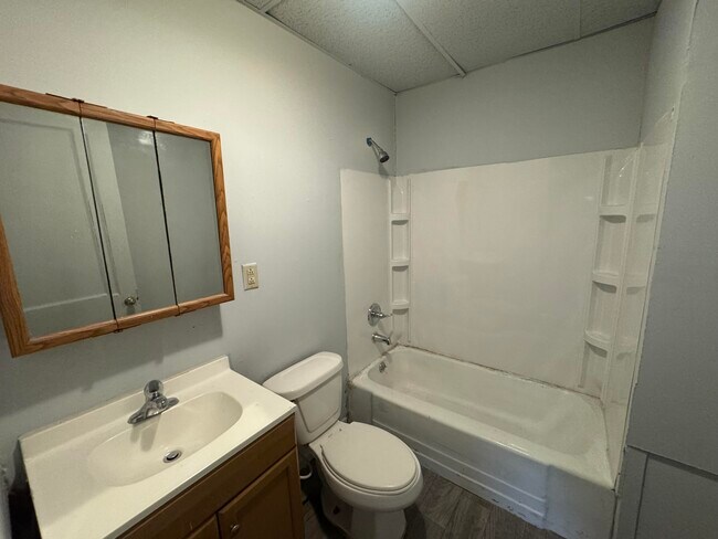 Building Photo - 425-1A Vermilion-N