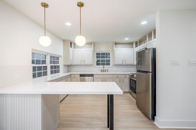 Building Photo - 17 Dowlen Pl