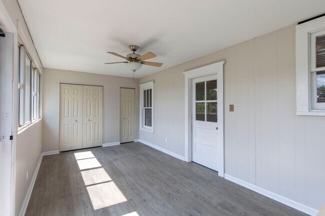 Building Photo - 616 Colorado Ave